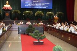 Lãnh đạo TPHCM gặp mặt báo chí đầu năm mới