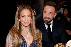 Đế chế hơn nửa tỷ USD của vợ chồng Jennifer Lopez