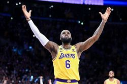 Điểm lại những trận cầu ghi nhiều điểm nhất trong sự nghiệp vĩ đại của LeBron James
