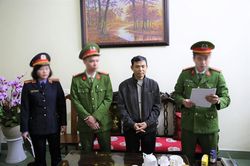 Bắt Giám đốc, Phó Giám đốc Trung tâm đăng kiểm xe cơ giới tỉnh Nghệ An