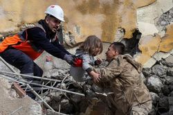 Số người chết do động đất ở Thổ Nhĩ Kỳ và Syria lên tới gần 8.000