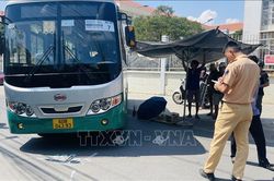 Lùi xe bất cẩn khiến một học sinh tử vong