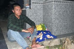 Gặp khó khăn sau khi mở công ty, Lộc Fuho bất ngờ ra nghĩa địa làm điều này cả đêm khiến dân tình ái ngại