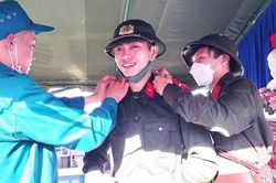 Nhiều thanh niên hăng hái lên đường thực hiện nghĩa vụ bảo vệ Tổ quốc