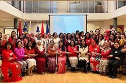 Phát huy bản sắc phụ nữ ASEAN