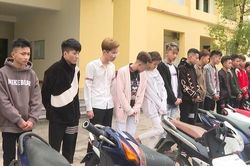 Nhóm nam nữ Phú Thọ đuổi đánh những người đi xe máy đầu biển số 88 để trả thù