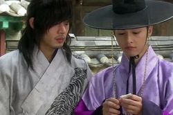 Yoo Ah In và dàn diễn viên của 'Sungkyunkwan Scandal' đều gây tranh cãi