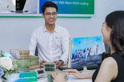 Sếp ngân hàng bắt tay hạ lãi suất và cuộc đua ngầm phía sau