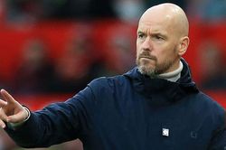 MU thoát thua Leeds, Erik ten Hag huỵch toẹt lý do đáng trách