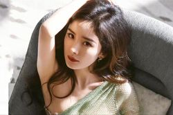 Dương Mịch có động thái gay gắt sau khi bị tung tin đồn làm mối cho các sao nữ 'đi khách'