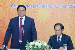 Thăm Brunei, Thủ tướng nhắc Đại sứ quán phải xem bà con kiều bào như người nhà