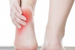 Thấy gót chân bị đau kiểu này, hãy cảnh giác vì căn bệnh nguy hiểm đang 'gõ cửa'
