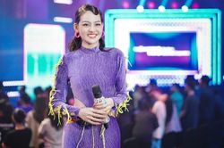 Lần đầu làm MC, Thùy Anh biến hóa như 'tắc kè hoa'
