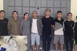 Rủ nhau vào nhà hoang phê hồng phiến