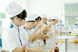 Hóa dược, ngành học 'hot' rộng cơ hội việc làm