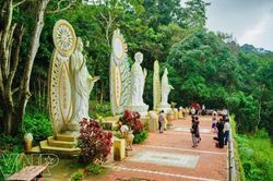 Du lịch tâm linh ở Bình Thuận hút khách