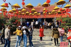 Nhộn nhịp lễ hội đầu xuân
