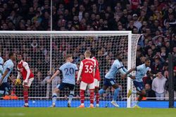 VIDEO bàn thắng Arsenal 1-1 Brentford: Trossard 'mở tài khoản', Arsenal vẫn không thắng