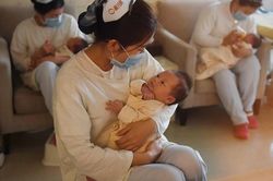 Khủng hoảng nhân khẩu học là 'cú đánh mạnh' vào nền kinh tế Trung Quốc