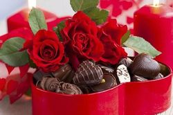 Tại sao hoa hồng và socola là món quà không thể thiếu trong ngày Valentine 14/2?