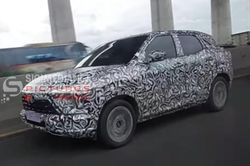 Mitsubishi XFC chạy thử trên phố