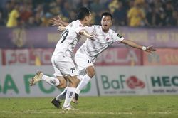 CLB Thanh Hóa tạm chiếm ngôi đầu
