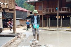 Huy động nguồn lực phát triển giao thông nông thôn