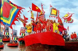 Chấn hưng văn hóa lễ hội, bảo tồn bản sắc dân tộc