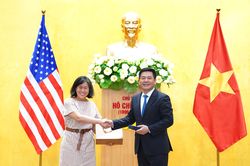 Mỹ cam kết hợp tác với Việt Nam về thương mại điện tử