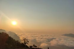 Đến Hòa Bình 'săn' mây ở Hang Kia