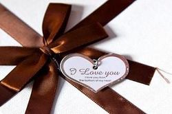 Vụ tai nạn 9 người chết: Cô gái khóc ngất với gói quà Valentine người yêu gửi lại