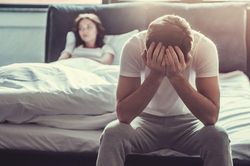 Ngại tím mặt vì 'cậu nhỏ' lên xuống thất thường