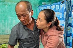 Chồng ngã quỵ khi mất cả vợ lẫn con trong vụ tai nạn thảm khốc ở Quảng Nam