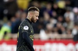 PSG thua thảm, Neymar sắp bị 'tống cổ' khỏi đội hình