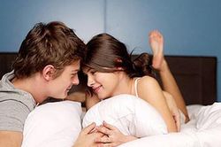 Nàng làm việc này, chàng mất hứng ngay
