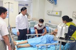Tập trung thuốc men, thiết bị y tế cứu chữa nạn nhân vụ TNGT nghiêm trọng ở Quảng Nam