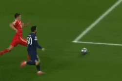 Phản ứng của Neymar khi Messi bị vào bóng triệt hạ