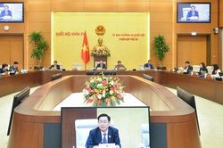Không làm phương hại quyền, nghĩa vụ, lợi ích hợp pháp của tổ chức, cá nhân khác