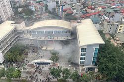 Hà Nội: Cháy tại trường Tiểu học Yên Hòa