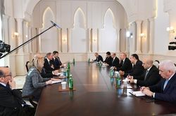 Ý tìm đến Azerbaijan để thoát khỏi Nga