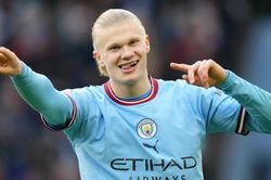 MU ngỏ lời Abraham, Haaland tính đường rời Man City