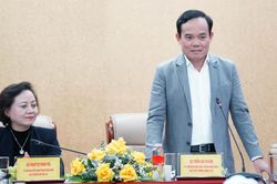 Phó Thủ tướng Trần Lưu Quang hứa 'chung lưng đấu cật' với Bộ Nội vụ