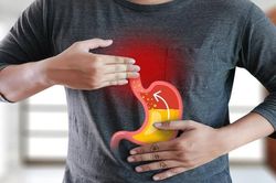 Người trào ngược dạ dày nên sử dụng mật ong