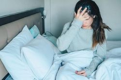 Ngoài 40 tuổi, nhớ 3 điều không làm sau khi ngủ dậy, 2 việc không làm sau khi ăn