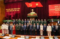 Phát huy năng lượng sáng tạo của các nhà khoa học, trí thức, văn nghệ sĩ