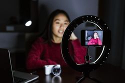 Lên TikTok kể chuyện bị đuổi việc