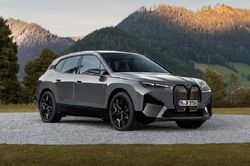 Tesla giật 'ngôi vương' hãng xe sang bán chạy nhất Mỹ từ tay BMW