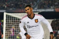 'Xé lưới' Barca, Rashford cân bằng kỷ lục của chính mình