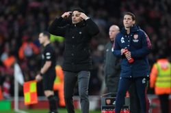 'Arsenal không khéo bị Man Utd vượt mặt'