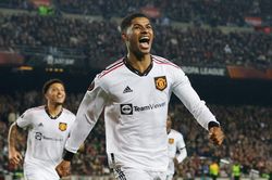 Barcelona hòa MU sau màn rượt đuổi hấp dẫn